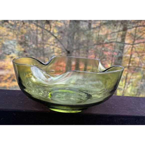 Vintage Anchor Hocking Large Serving Bowl, Accent Modern Forest Green Folded Rim - Picture 4 of 11